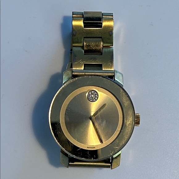 Movado Bold Collection Crystal Gold-Ion Plated Stainless Watch Crystal Detail - Picture 9 of 14